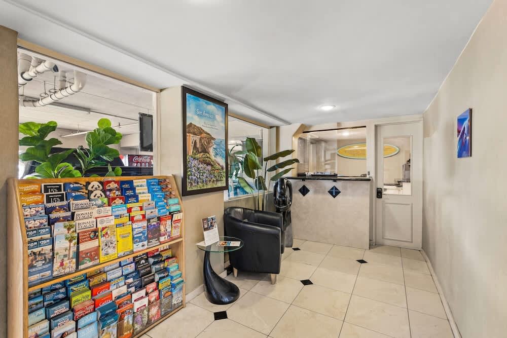 Travelodge by Wyndham San Clemente Beach 2