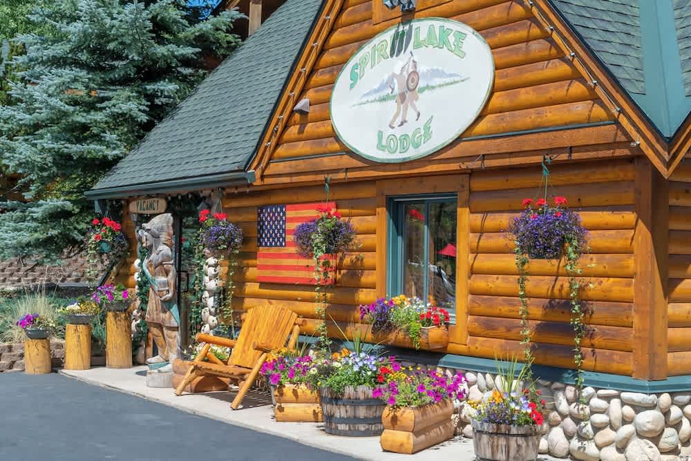 Spirit Lake Lodge 1