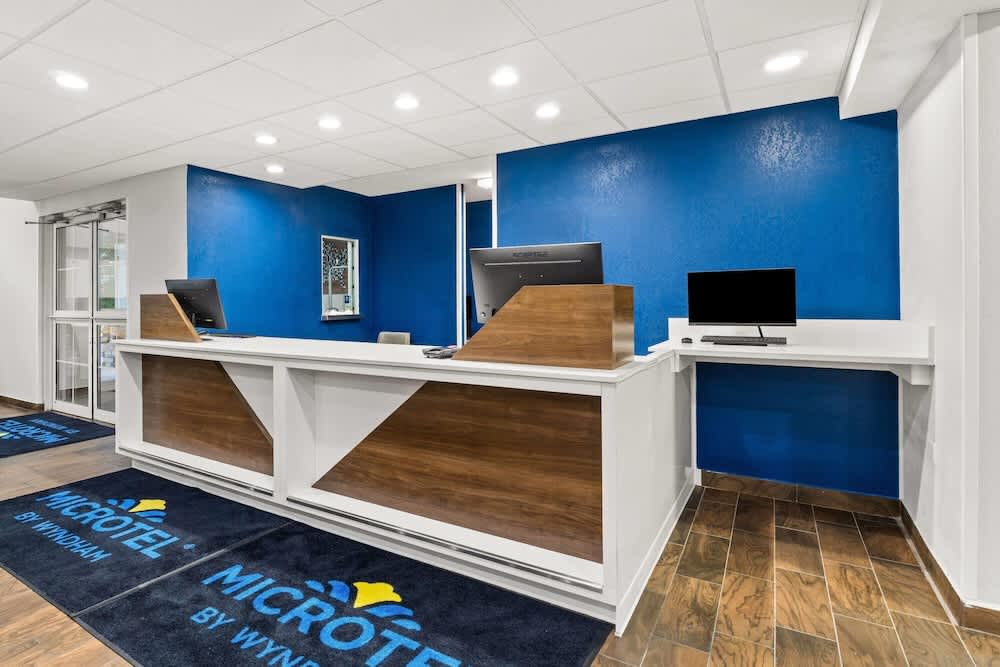 Microtel Inn and Suites - Salisbury 2