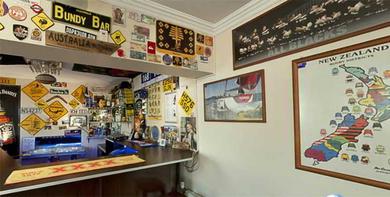 Hotel Crowded House 2