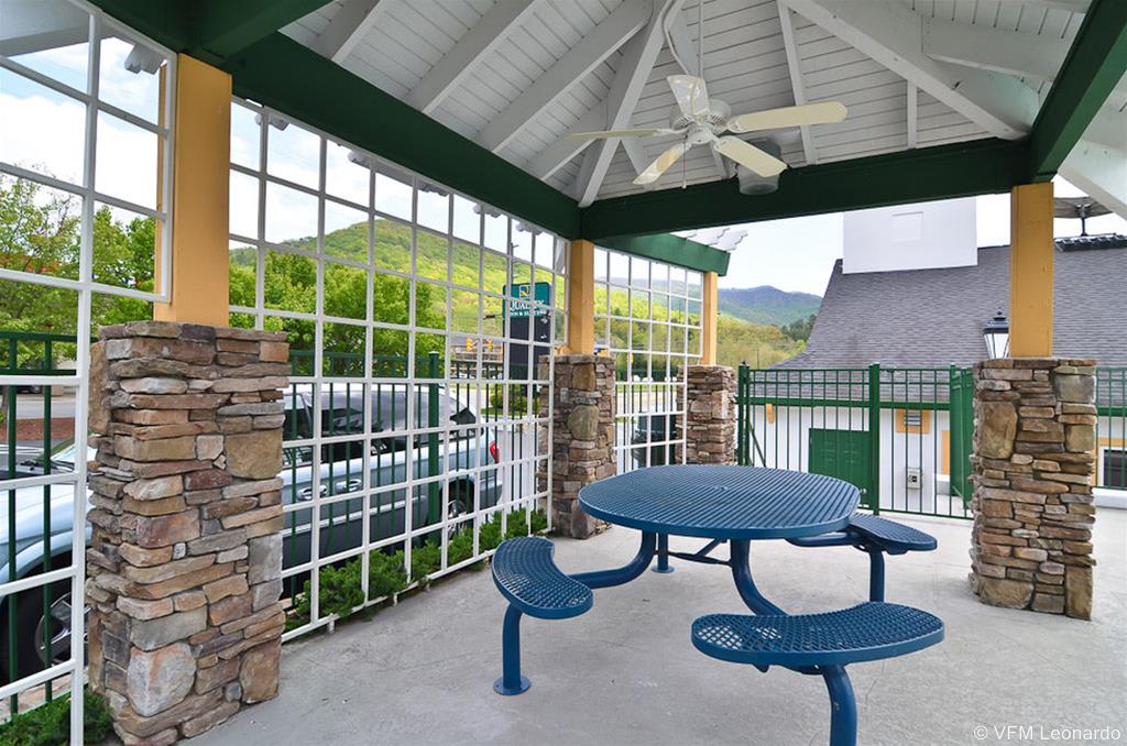 Quality Inn & Suites Biltmore East 1