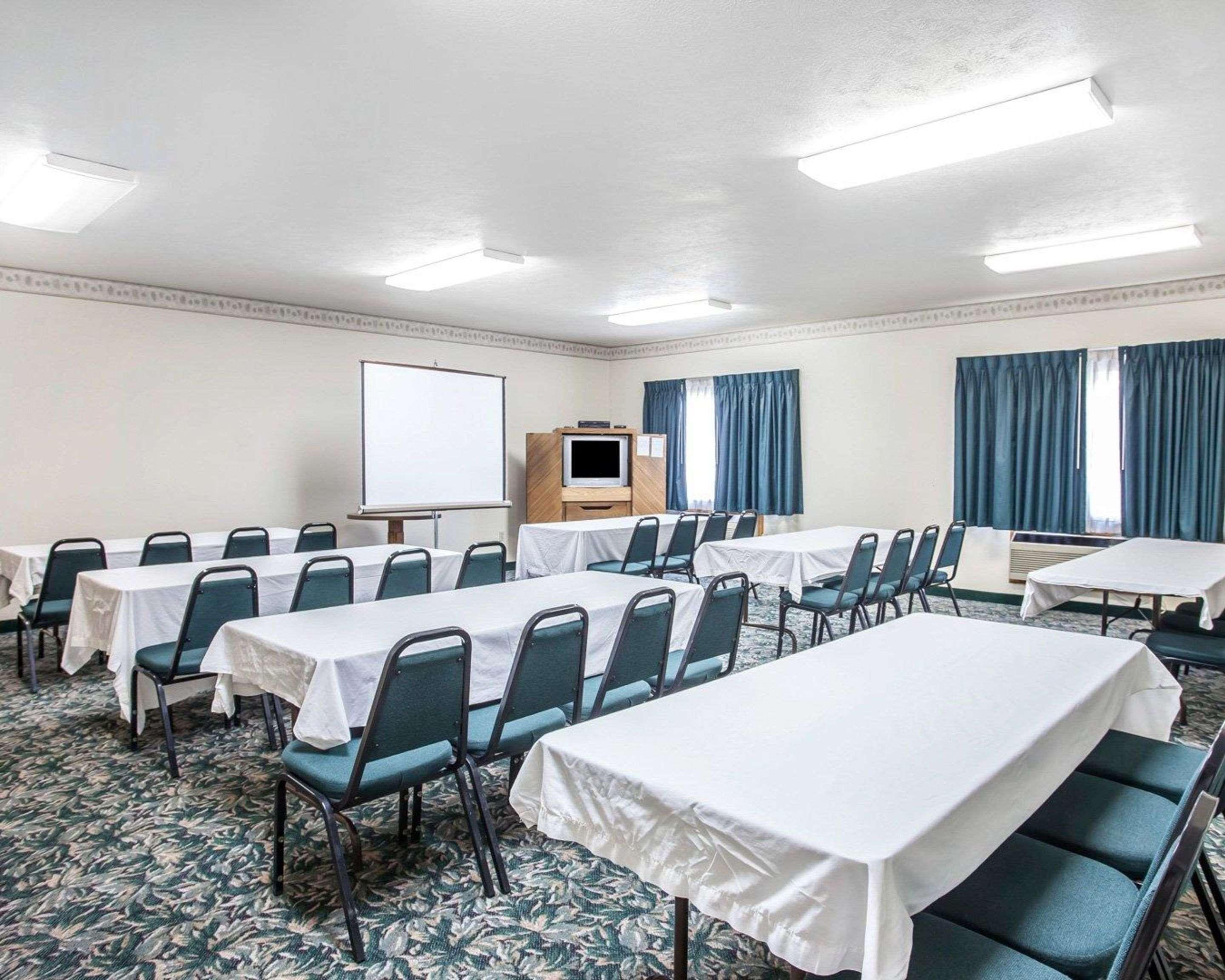 Rodeway Inn & Suites Spokane Valley 3