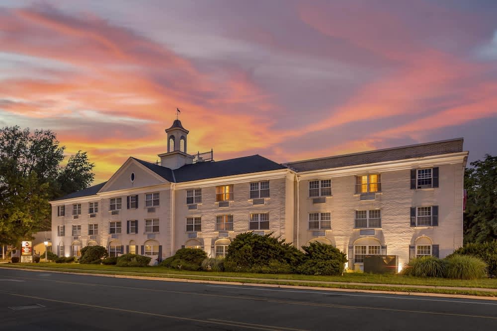 Best Western PLUS Morristown Inn-Florham Park 1