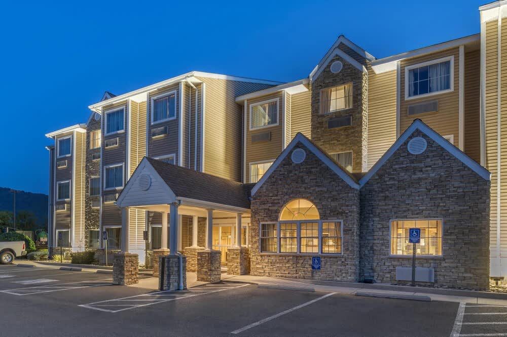 SureStay Plus Hotel by Best Western Keyser 1