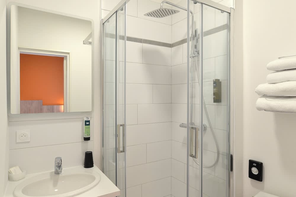 Logis Hotel Restaurant Maison Voltaire 5