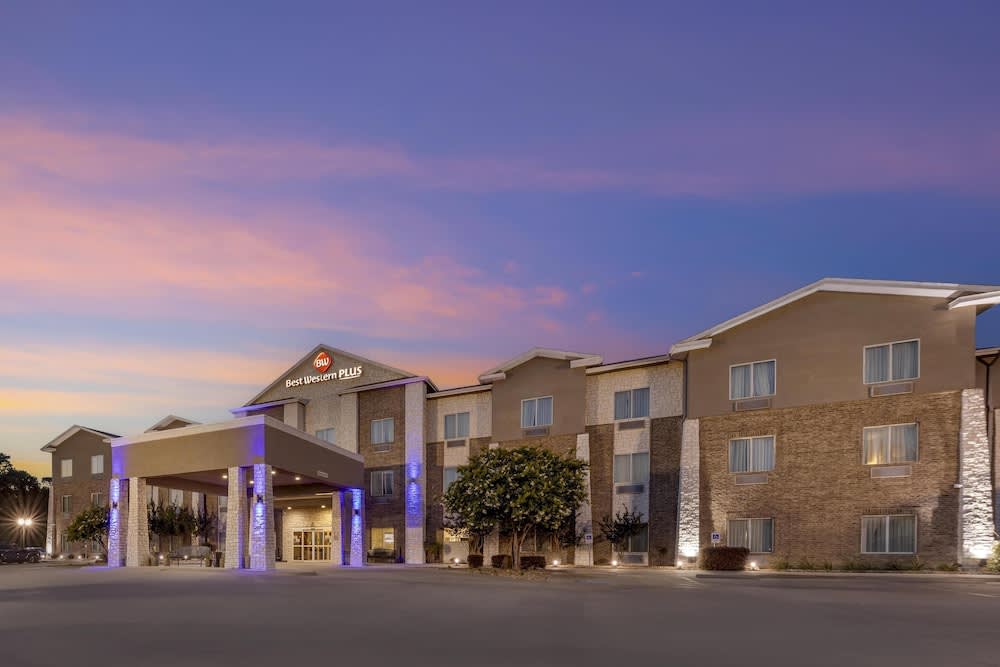 Best Western Plus Sand Bass Inn and Suites 1