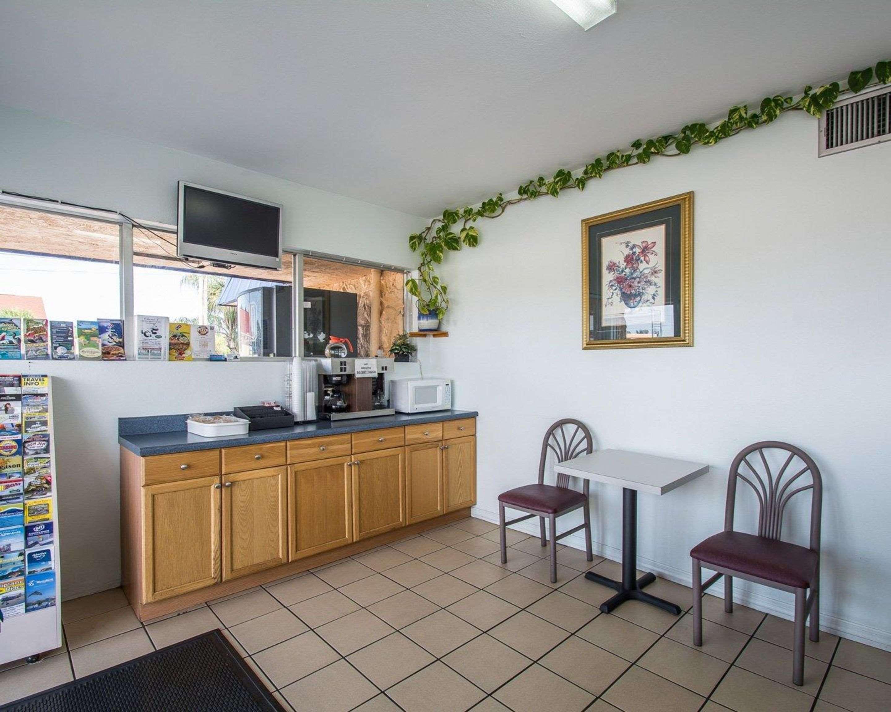 Rodeway Inn 1