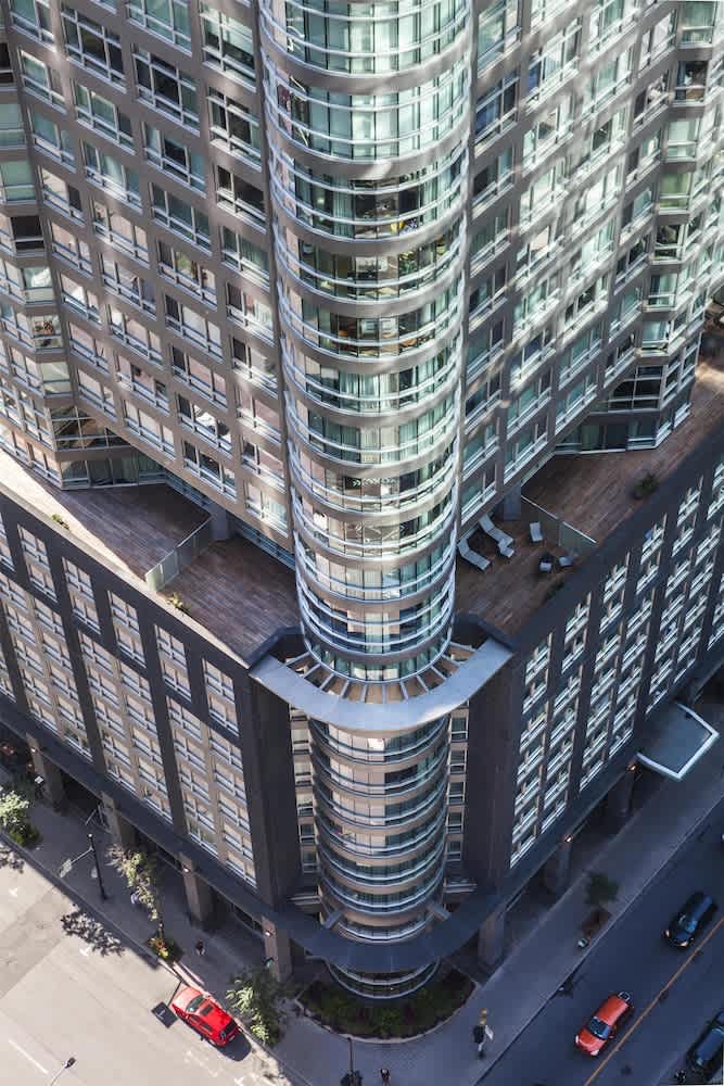 Warwick Le Crystal - Montréal 1