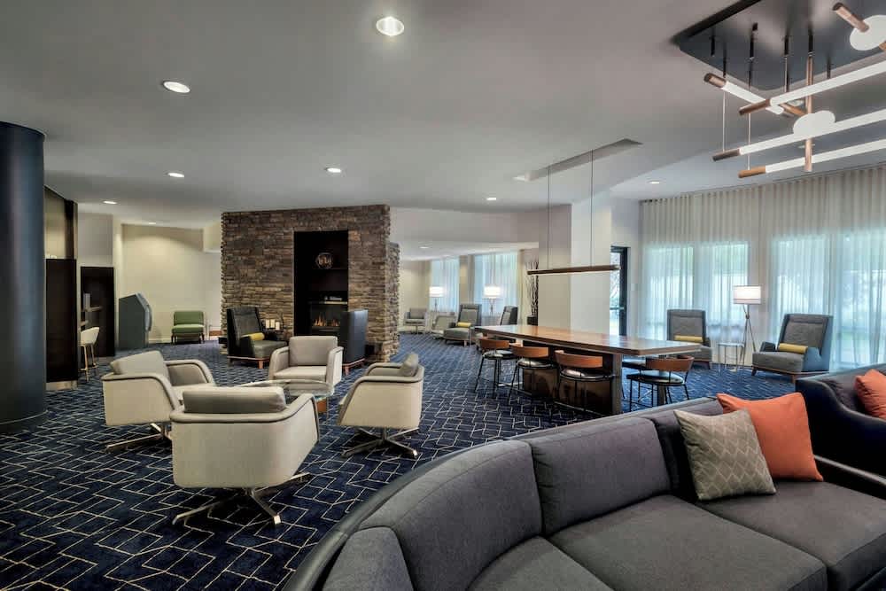 Courtyard by Marriott Paramus 2