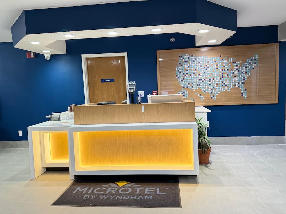 Microtel Inn & Suites by Wyndham Sioux Falls 2