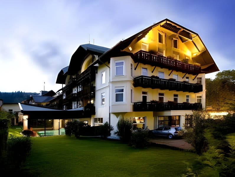 Post-Hotel 1