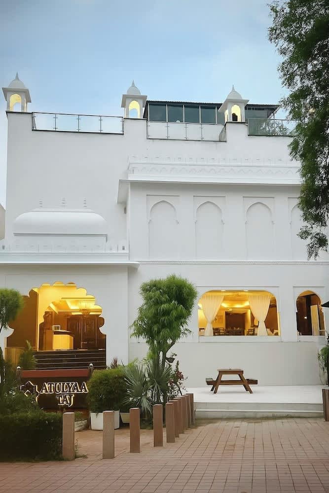 Hotel Atulyaa Taj 1