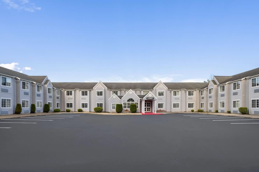 Microtel Inn by Wyndham - Albany Airport 1