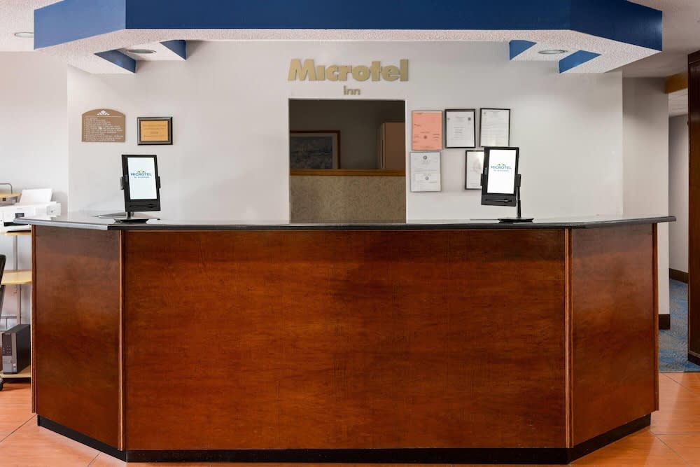 Microtel Inn by Wyndham - Albany Airport 2