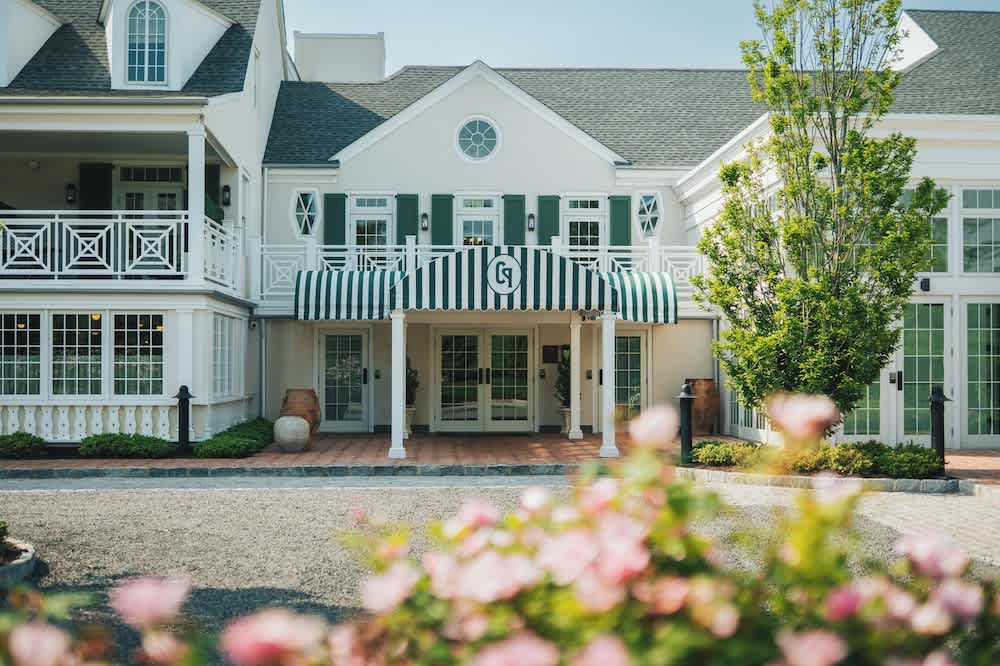 Canoe Place Inn & Cottages 1