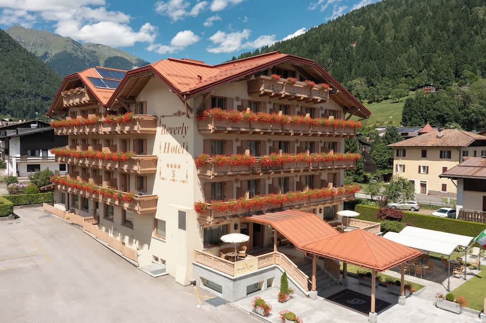 Beverly Alps Hotel & Spa 1