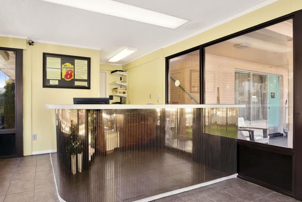 Royal Palace Inn & Suites 2