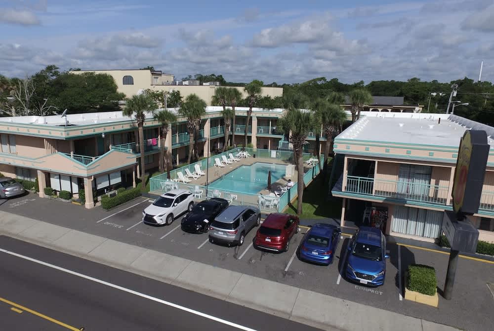 Royal Palace Inn & Suites 1