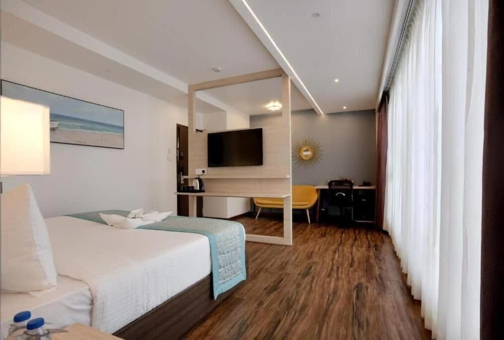 The Palomar By Crossway 2