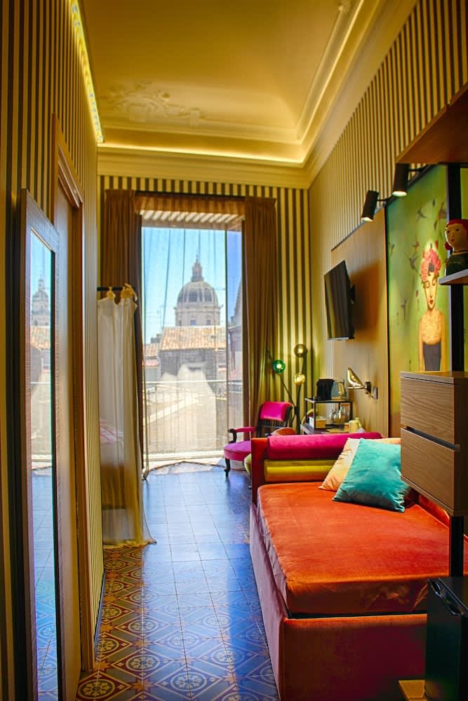 Roby's boutique rooms 1