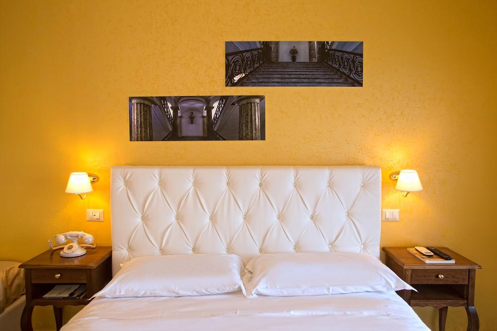 NeapolitanTrips Hotel 4