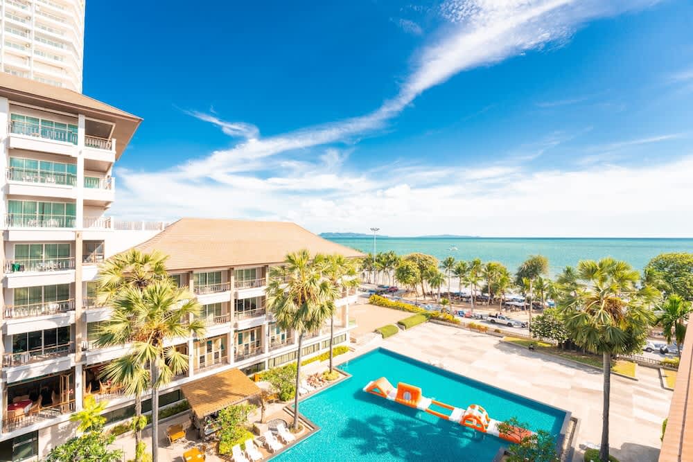 Welcome World Beachfront Resort 1