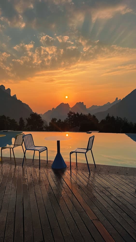 XMAN Sunrise Peaks Resort 1