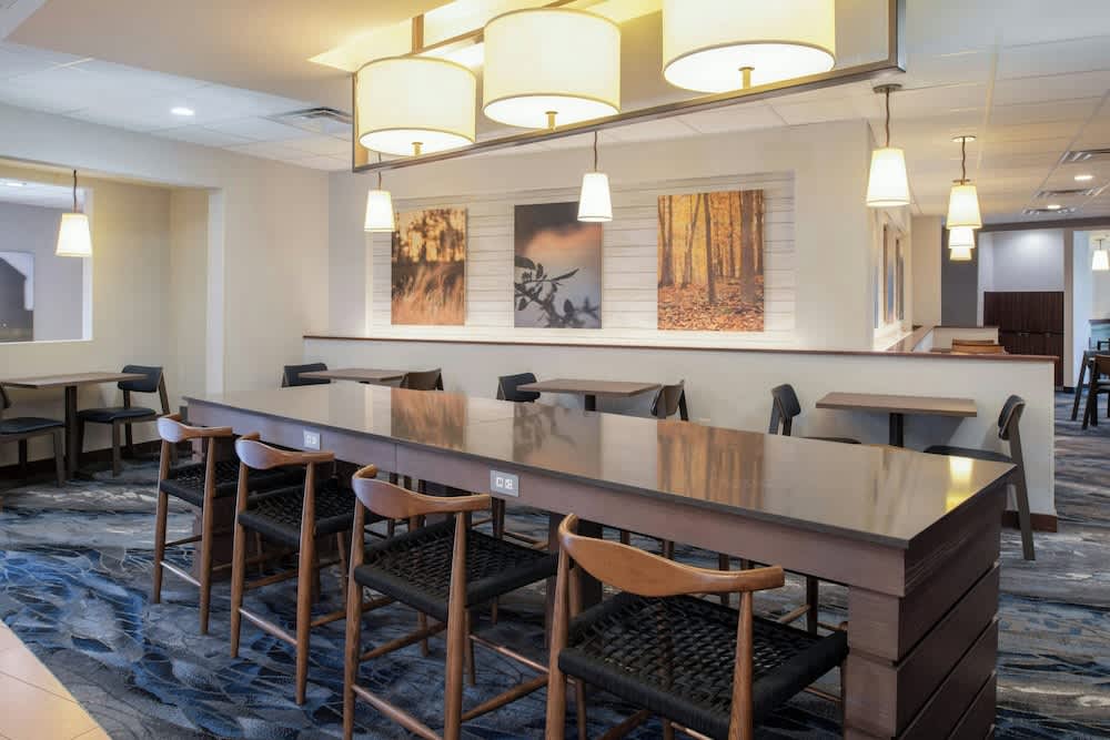 Fairfield Inn & Suites by Marriott Santa Cruz 2