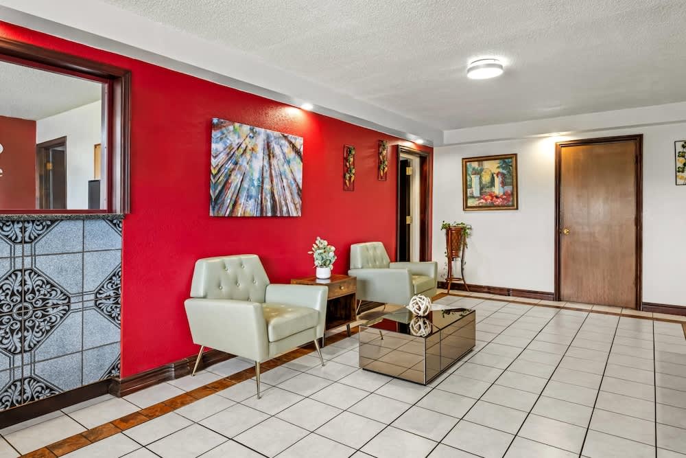 Econo Lodge Charlotte Airport Area 2