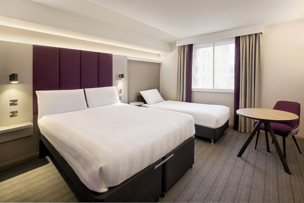 Premier Inn London Ealing 5