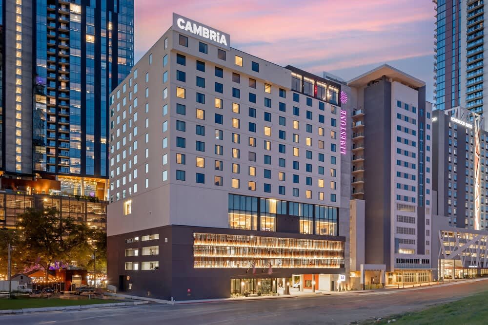 Cambria Hotel Austin Downtown 1