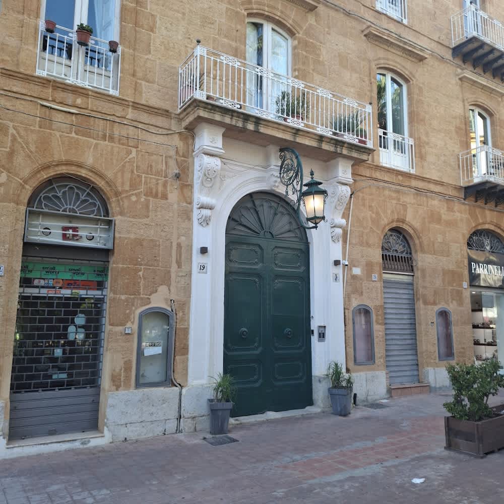 Palazzo Caratozzolo 1