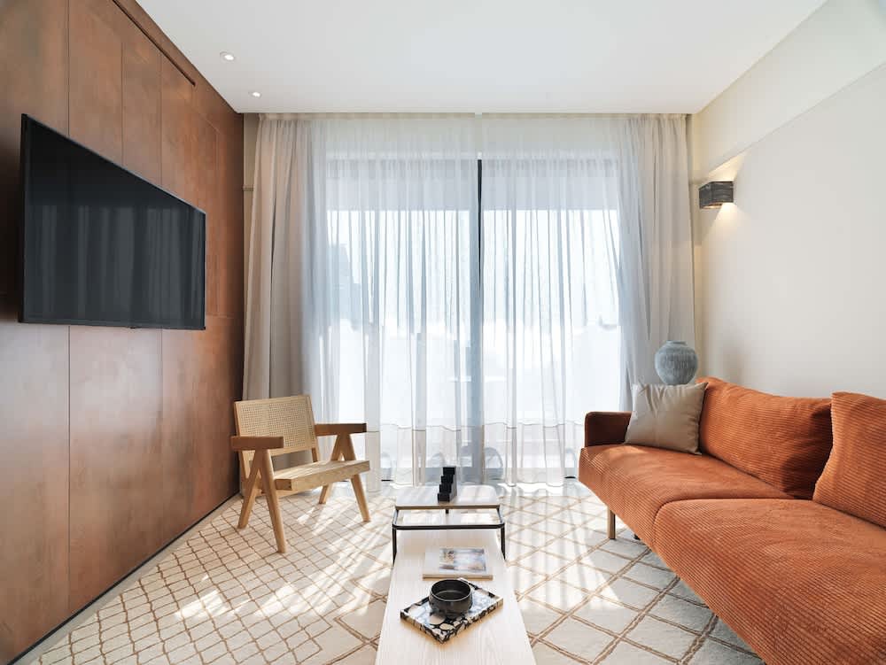 LIV Mackenzie Beach Suites Larnaca ADULTS ONLY 1