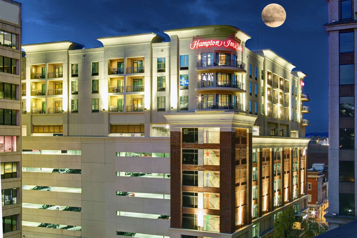 Hampton Inn & Suites - Roanoke-Downtown, VA 1