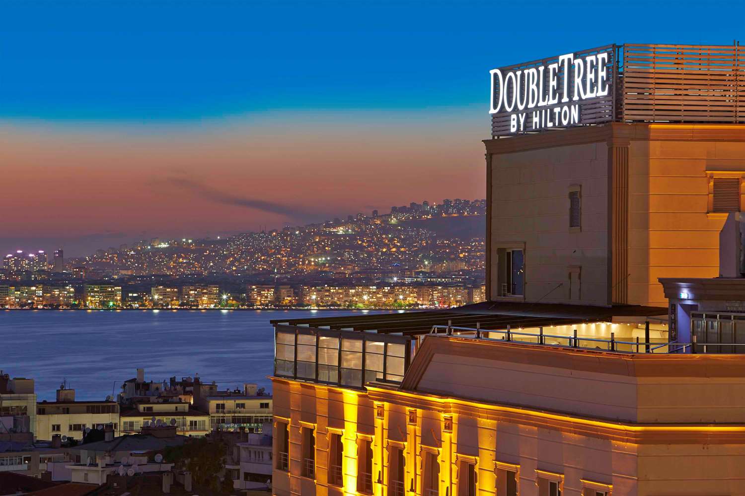 DoubleTree by Hilton Izmir - Alsancak 1