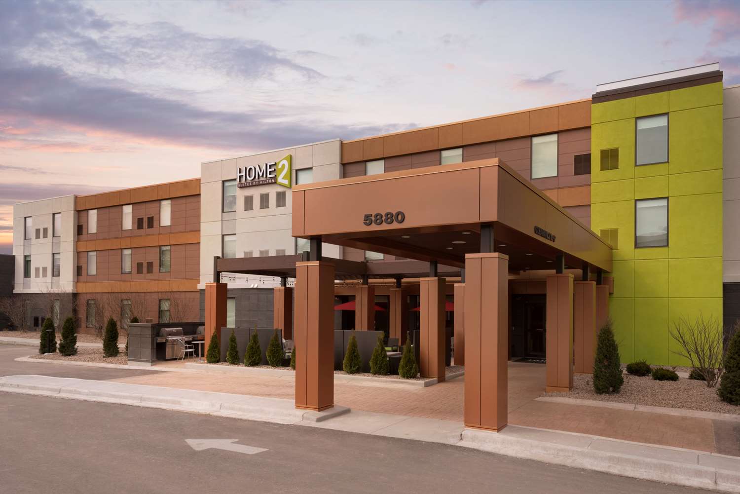 Home2 Suites by Hilton Milwaukee Airport 1