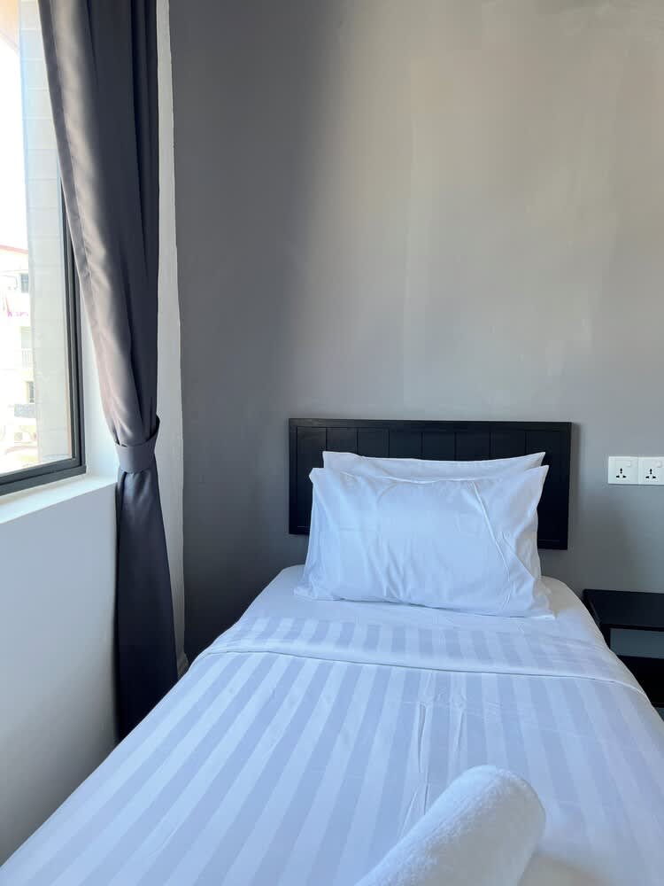 Quee Hotel 2
