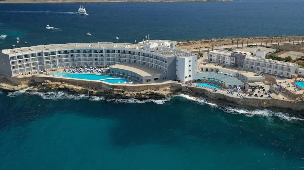 Paradise Bay Resort 1