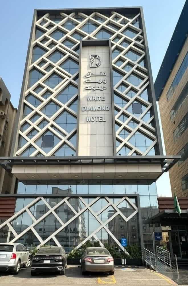 White Diamond Hotel Sari 1