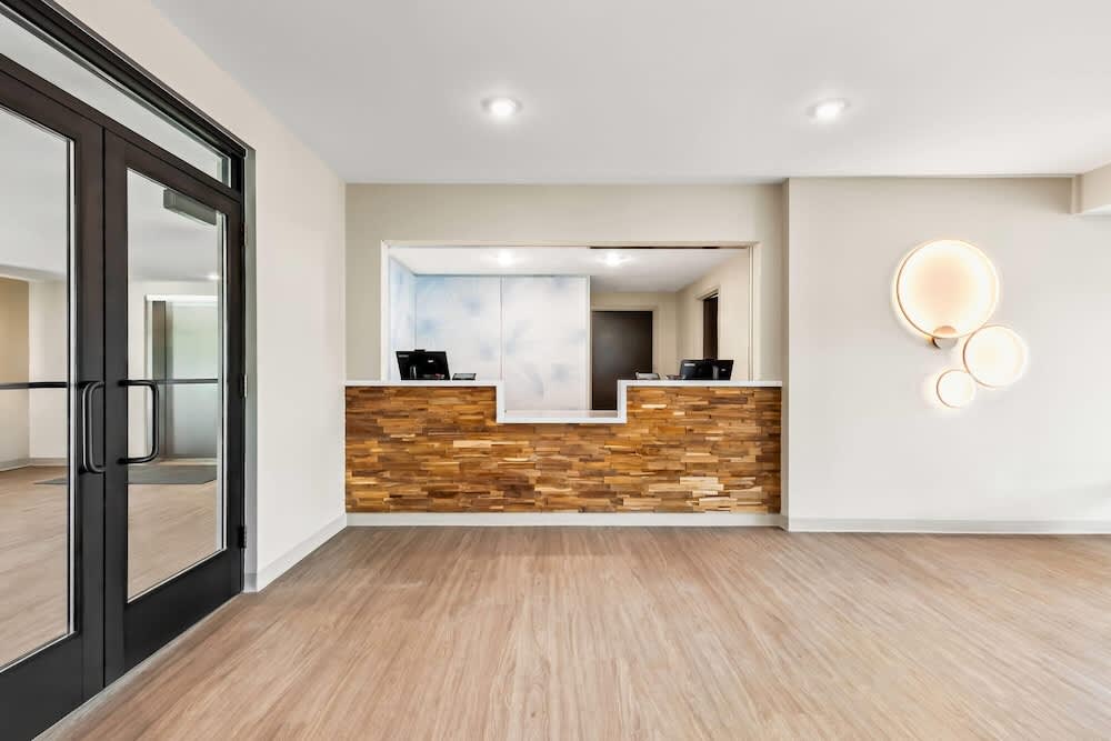 ECHO Suites Extended Stay by Wyndham Reno 2