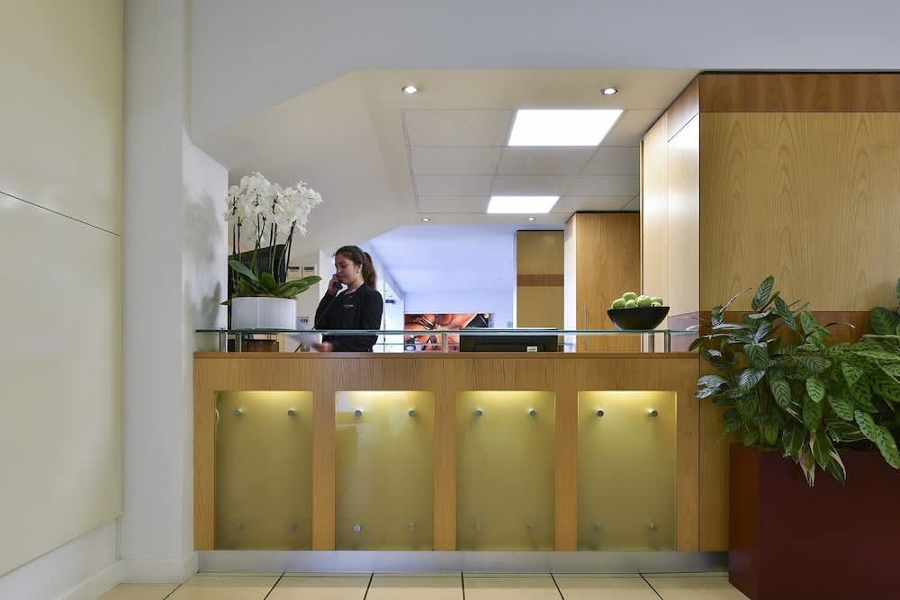 Fraser Place Canary Wharf 2