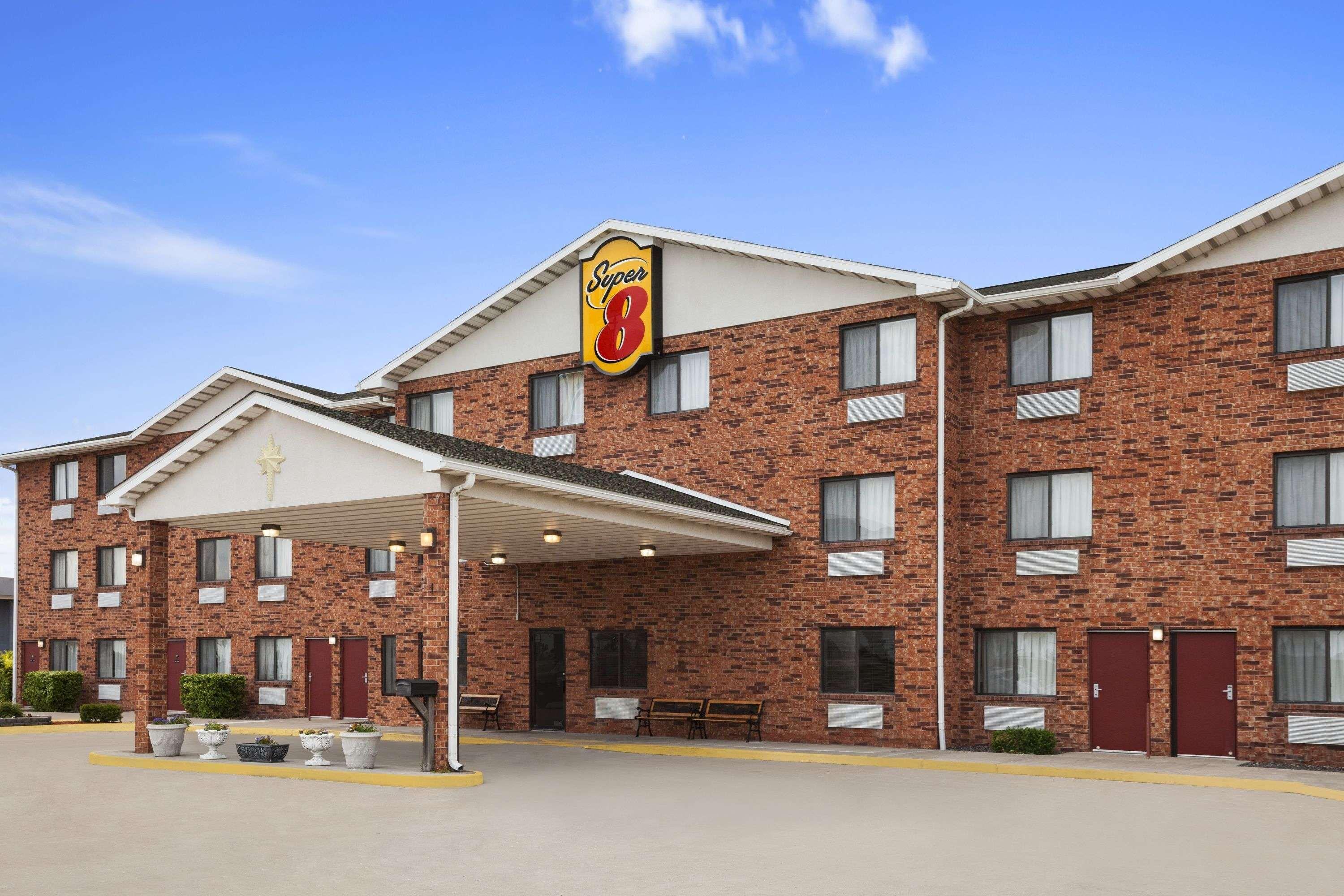 Super 8 by Wyndham Bowling Green 2