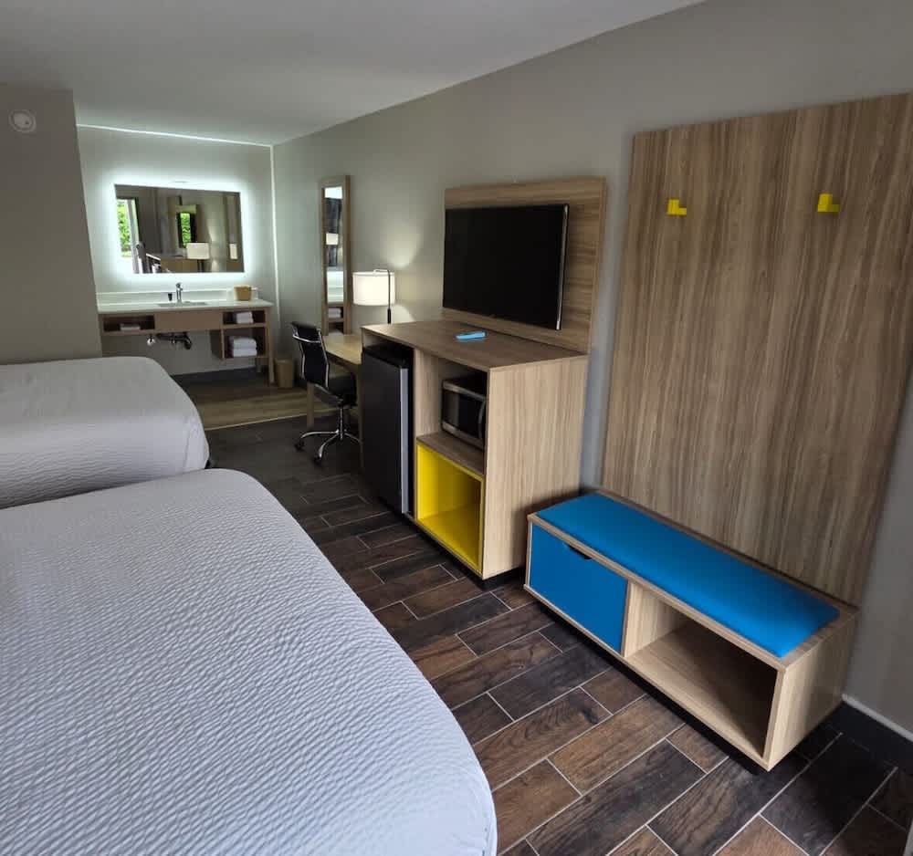 Travelodge by Wyndham Gainesville 2