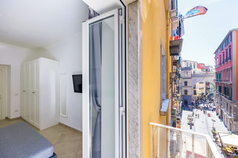Chiaia Boutique Flat on Pedestrian area by Napoliapartments 2