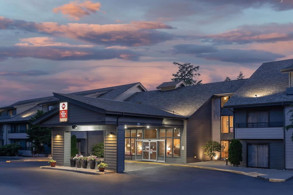 Best Western Plus Oak Harbor Hotel & Conference Center 1