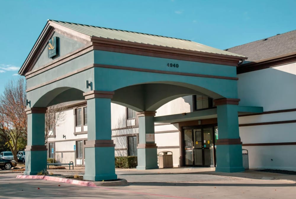 Quality Inn & Suites Irving DFW Airport South 1