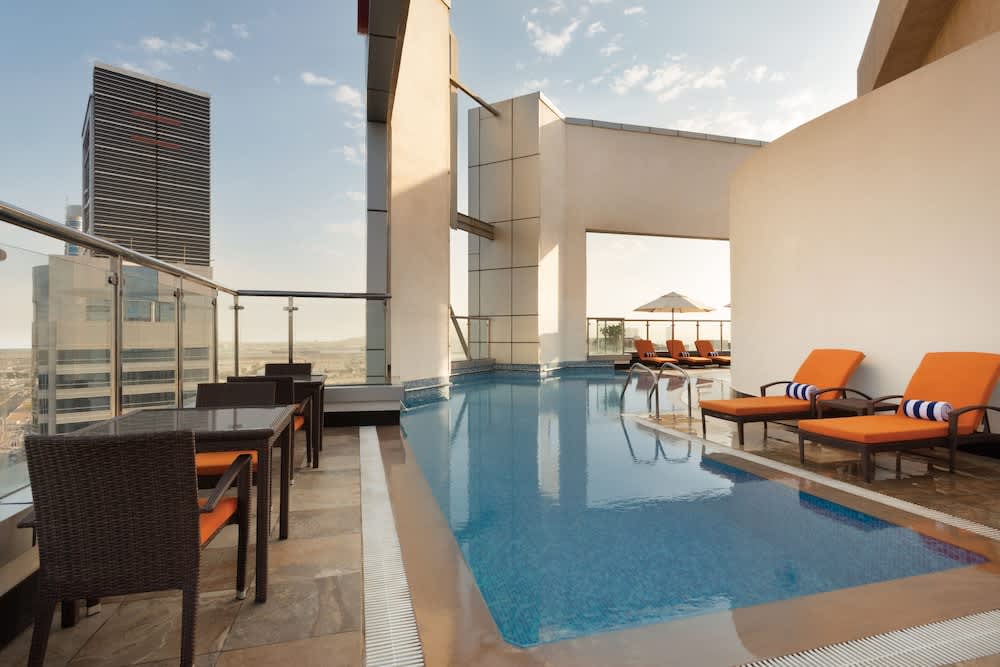 Ramada Abu Dhabi Corniche 1