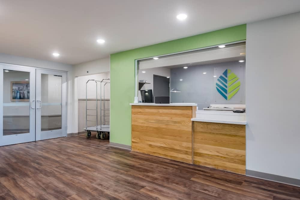 WoodSpring Suites Tampa Airport North Veterans Expressway 2