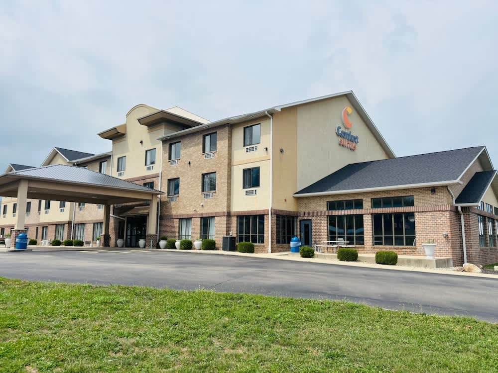 Comfort Suites Plymouth near US-30 1
