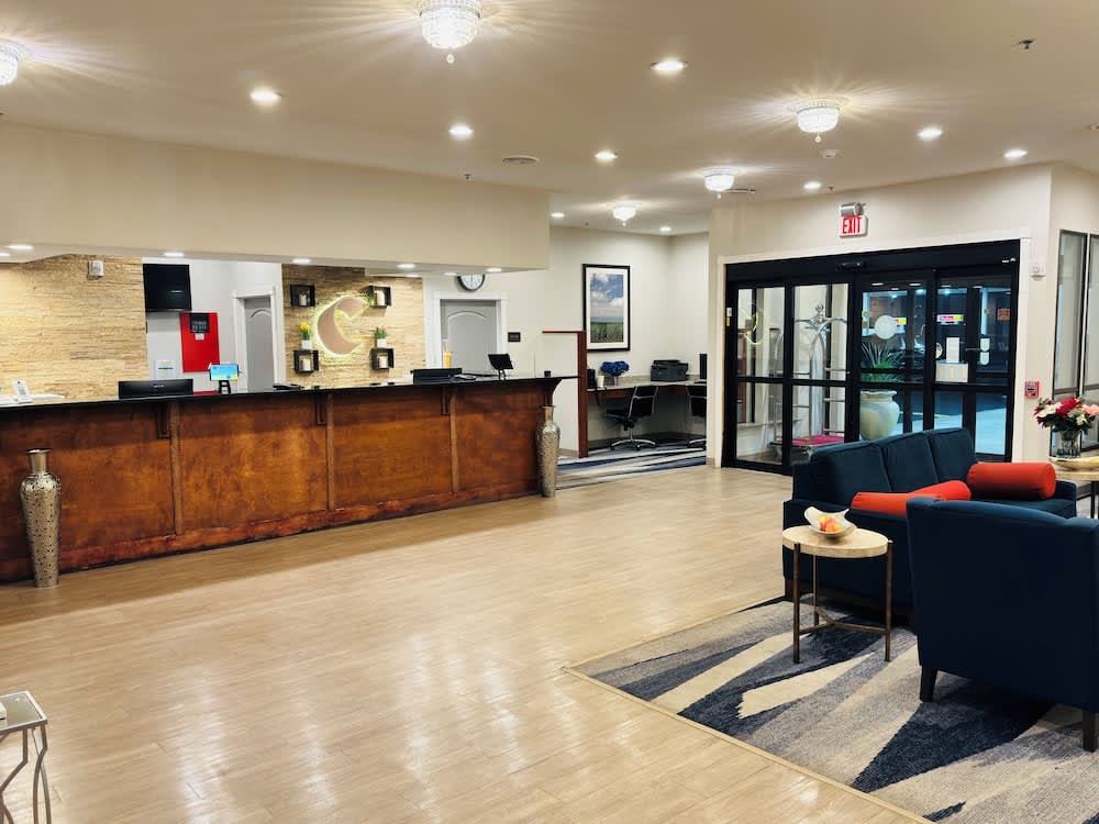Comfort Suites Plymouth near US-30 2